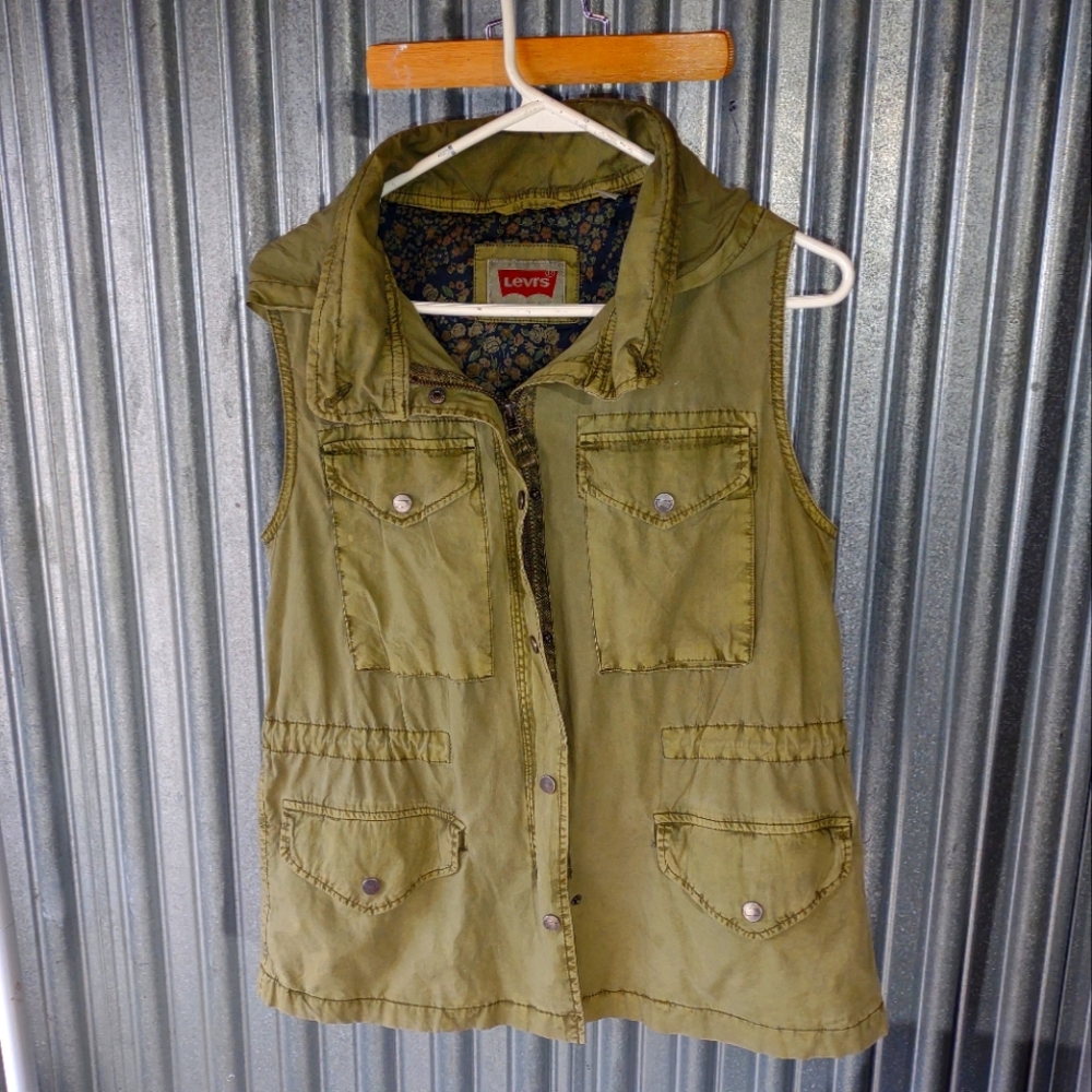 Levi’s Light Green Sleeveless Jacket w/Hood